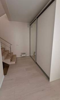 Дом 72м², 3-этажный, на длительный срок,