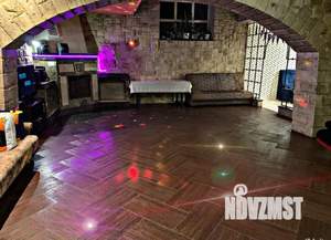 Дом 300м², 2-этажный, посуточно,