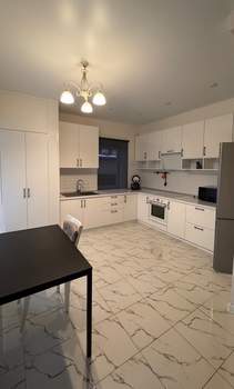 Дом 72м², 3-этажный, на длительный срок,