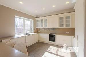 Коттедж 281м², 2-этажный, на длительный срок,