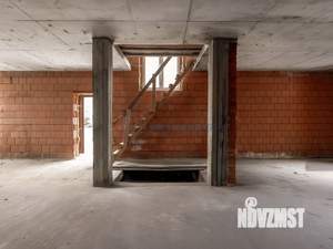 Таунхаус 315м², 3-этажный, участок 5 сот.