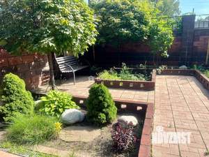 Дом 367м², 3-этажный, участок 5 сот.