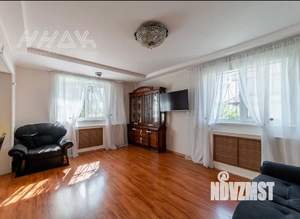 Коттедж 306м², 2-этажный, участок 11 сот.