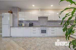 Коттедж 210м², 2-этажный, участок 8 сот.