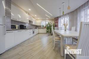 Коттедж 210м², 2-этажный, участок 8 сот.