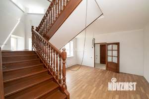 Дом 318м², 3-этажный, участок 20 сот.