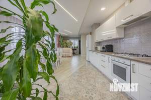 Коттедж 210м², 2-этажный, участок 8 сот.