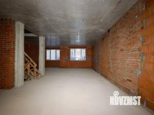 Таунхаус 315м², 3-этажный, участок 5 сот.