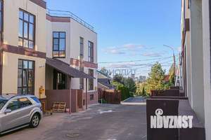 Таунхаус 180м², 3-этажный, участок 3 сот.