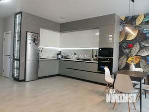 Дом 250м², 3-этажный, участок 5 сот.