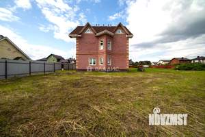 Дом 318м², 3-этажный, участок 20 сот.