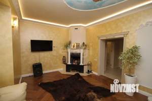 Дом 366м², 3-этажный, участок 18 сот.