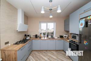 Дом 188м², 2-этажный, участок 9 сот.