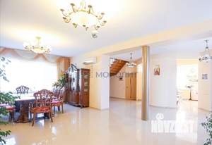 Дом 594м², 3-этажный, участок 12 сот.