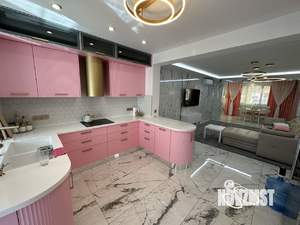 Таунхаус 216м², 3-этажный, участок 2 сот.