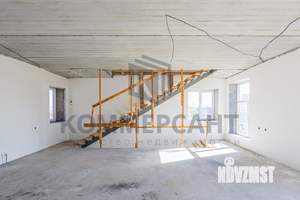 Дом 600м², 3-этажный, участок 10 сот.