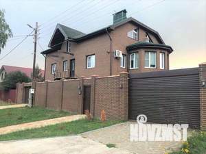 Дом 309м², 3-этажный, участок 10 сот.