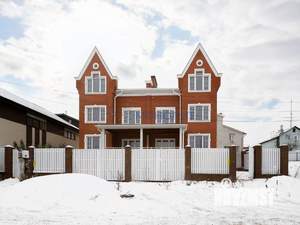 Таунхаус 315м², 3-этажный, участок 5 сот.