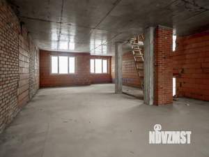 Таунхаус 315м², 3-этажный, участок 5 сот.