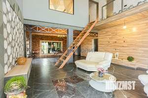 Дом 293м², 2-этажный, участок 13 сот.