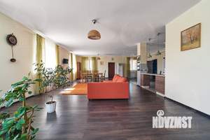 Коттедж 291м², 2-этажный, участок 7 сот.