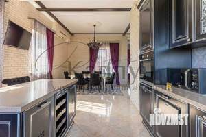 Дом 249м², 3-этажный, участок 21 сот.