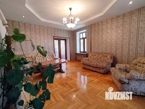 Дом 333м², 3-этажный, участок 7 сот.