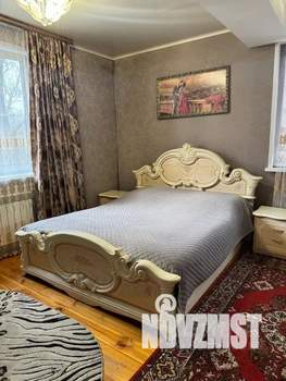 Дом 200м², 2-этажный, посуточно, 