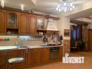 Дом 200м², 2-этажный, посуточно, 