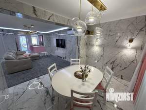 Таунхаус 265м&sup2;, 3-этажный, на длительный срок, 