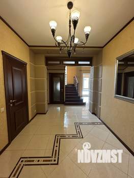 Коттедж 320м&sup2;, 2-этажный, на длительный срок, 