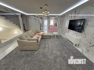 Таунхаус 265м², 3-этажный, на длительный срок, 