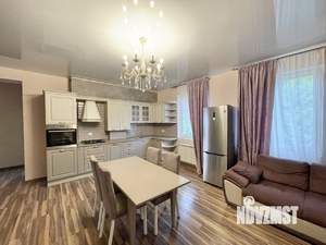 Таунхаус 200м&sup2;, 2-этажный, на длительный срок, 