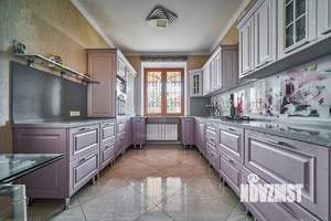 Дом 357м², 3-этажный, участок 6 сот.  