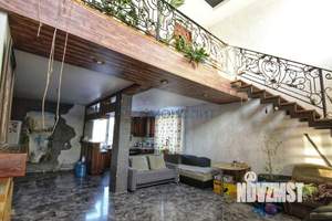 Дом 165м², 2-этажный, участок 10 сот.  