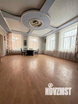 Коттедж 571м², 3-этажный, участок 11 сот.  