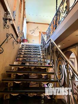 Коттедж 355м², 2-этажный, участок 6 сот.  