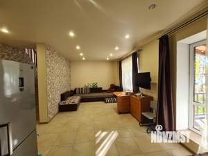 Коттедж 185м², 2-этажный, участок 10 сот.  