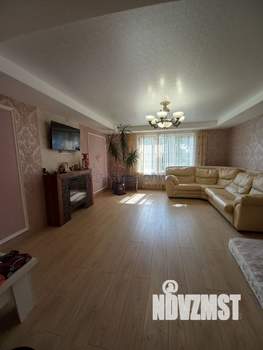 Коттедж 220м², 2-этажный, участок 12 сот.  