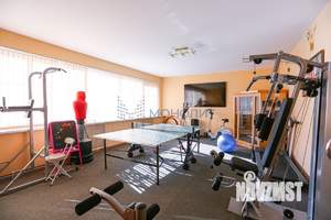 Дом 594м², 3-этажный, участок 12 сот.  