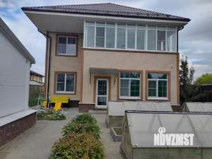 Дом 260м², 2-этажный, участок 8 сот.  