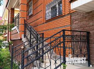 Коттедж 350м², 3-этажный, участок 8 сот.  