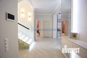 Коттедж 350м², 2-этажный, участок 20 сот.  