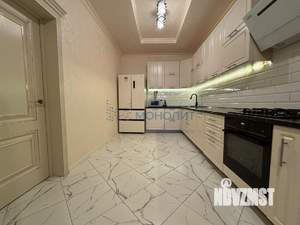 Дом 231м², 2-этажный, участок 6 сот.  