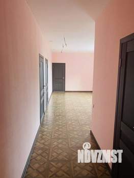 Коттедж 426м², 3-этажный, участок 4 сот.  