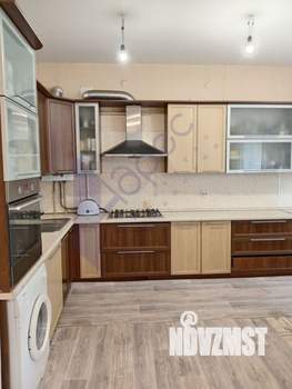 Коттедж 358м², 2-этажный, участок 5 сот.  