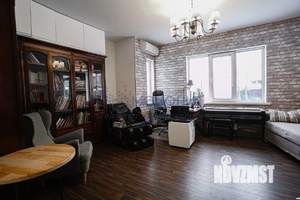 Коттедж 230м², 2-этажный, участок 14 сот.  