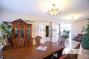 Дом 594м², 3-этажный, участок 12 сот.  