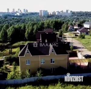 Дом 446м², 3-этажный, участок 7 сот.  