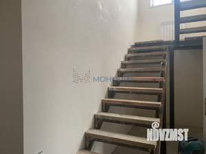 Дом 180м&sup2;, 2-этажный, участок 15 сот.  